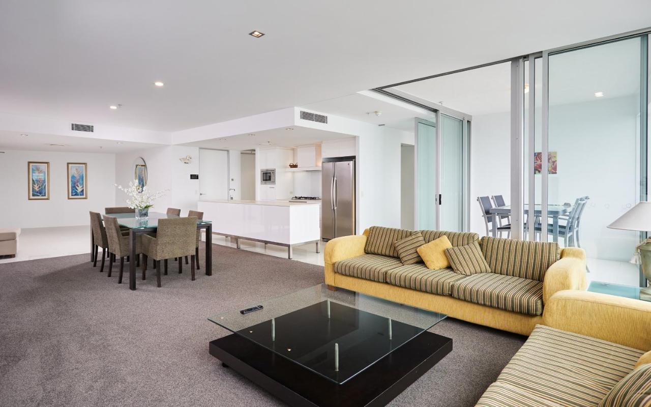 Serain Residences On 9 Hamilton Avenue Gold Coast Extérieur photo