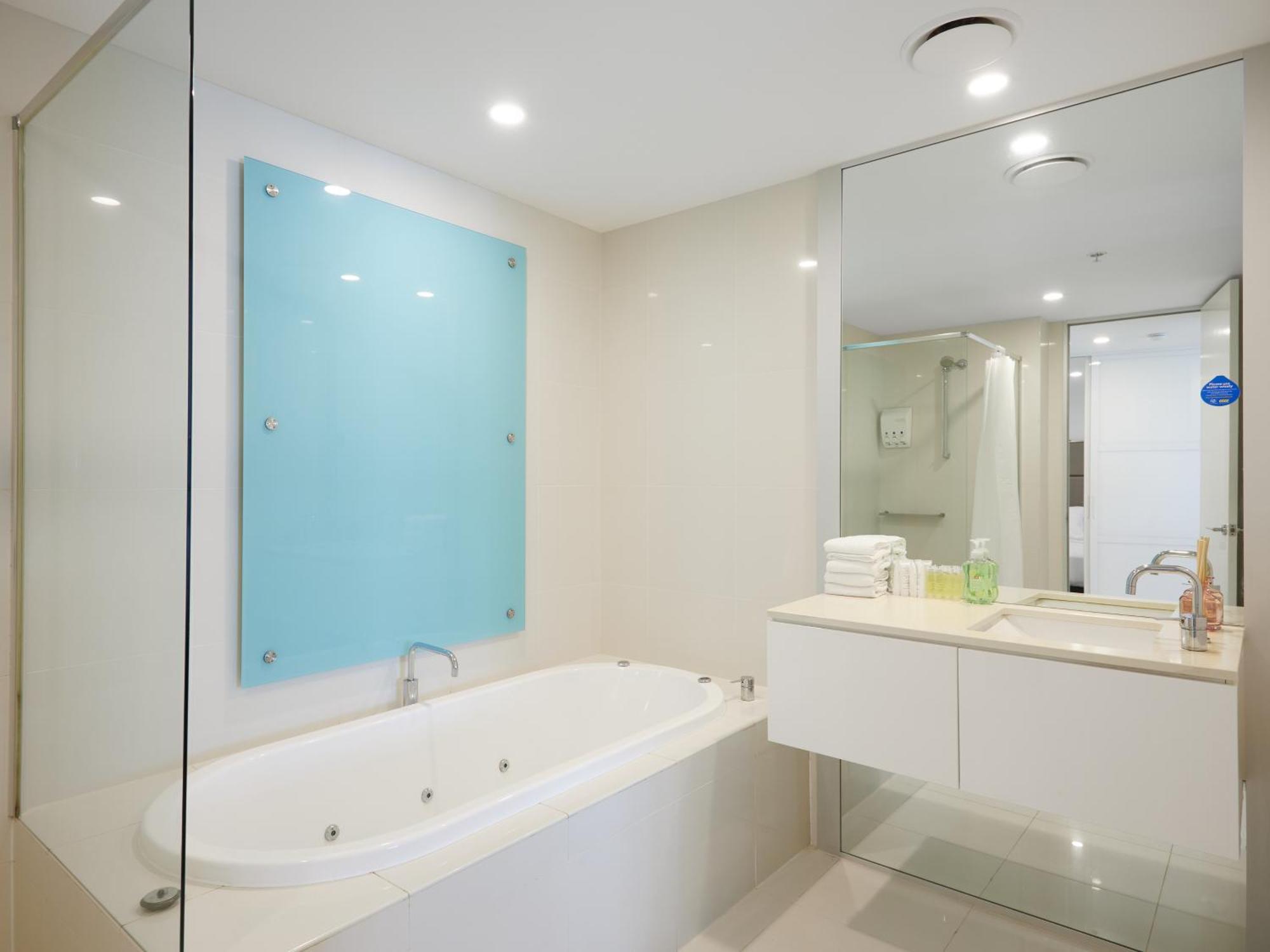 Serain Residences On 9 Hamilton Avenue Gold Coast Extérieur photo