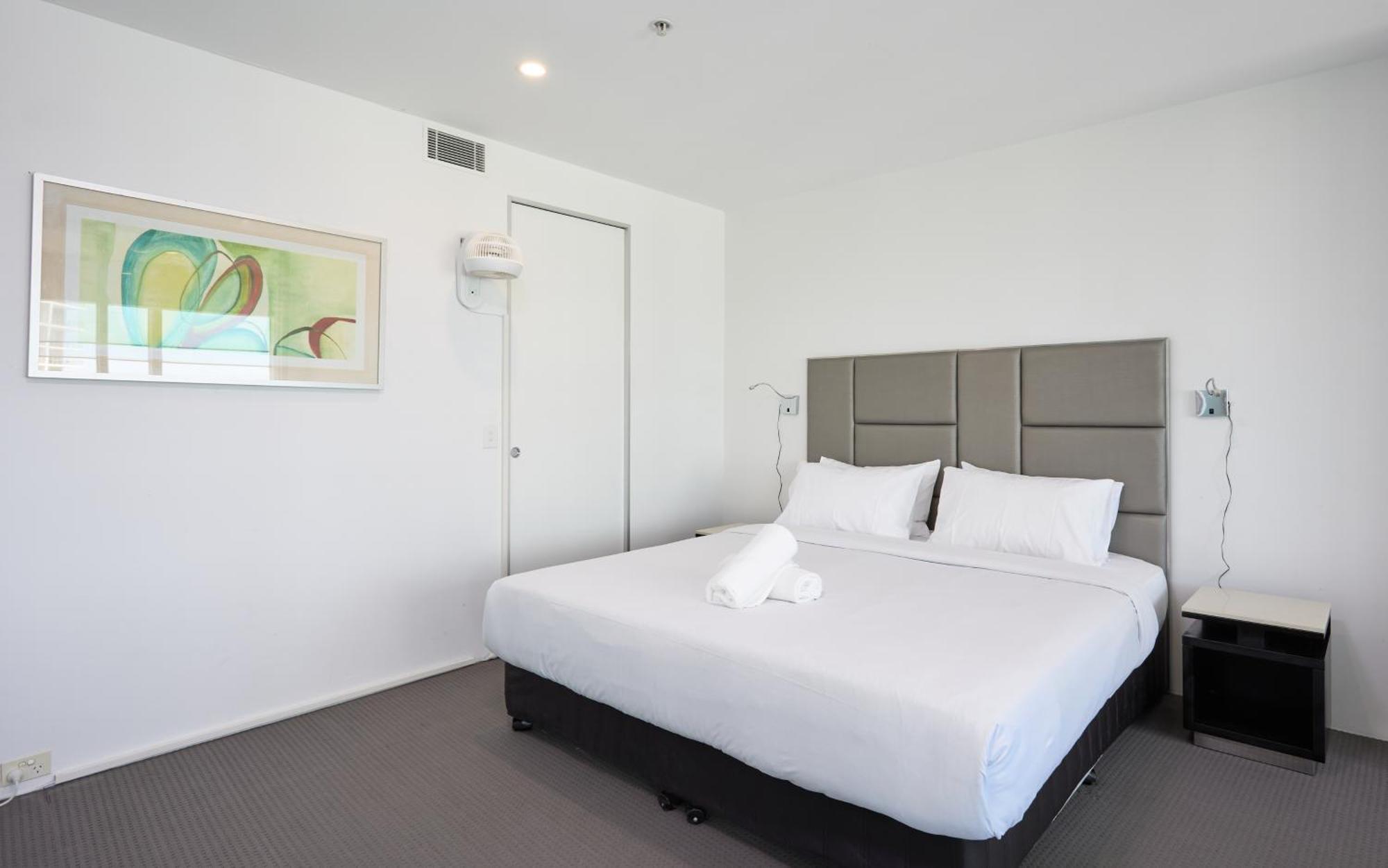 Serain Residences On 9 Hamilton Avenue Gold Coast Extérieur photo