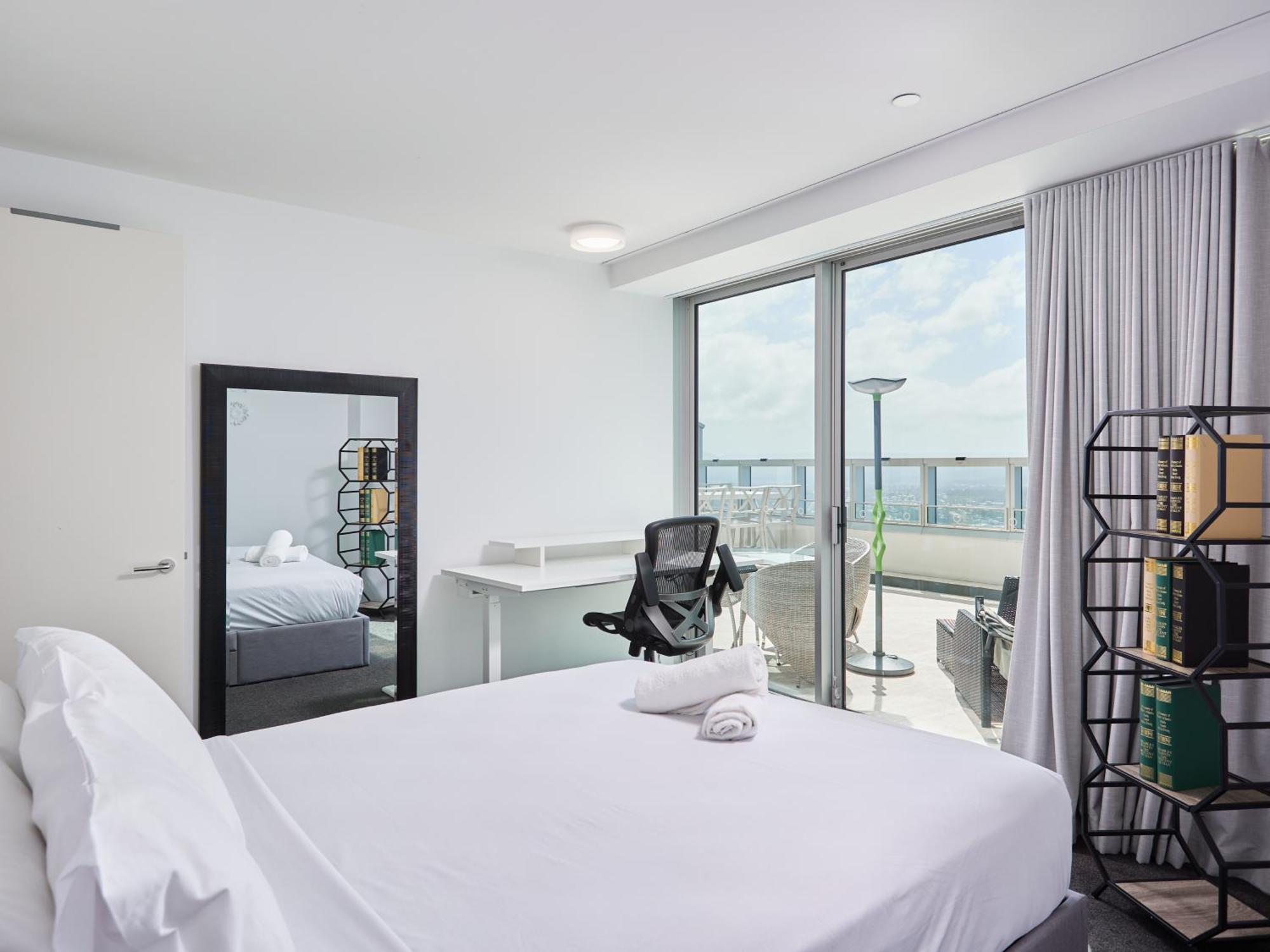 Serain Residences On 9 Hamilton Avenue Gold Coast Extérieur photo