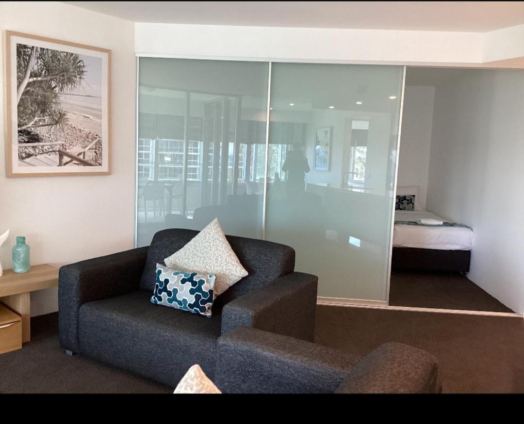 Serain Residences On 9 Hamilton Avenue Gold Coast Extérieur photo
