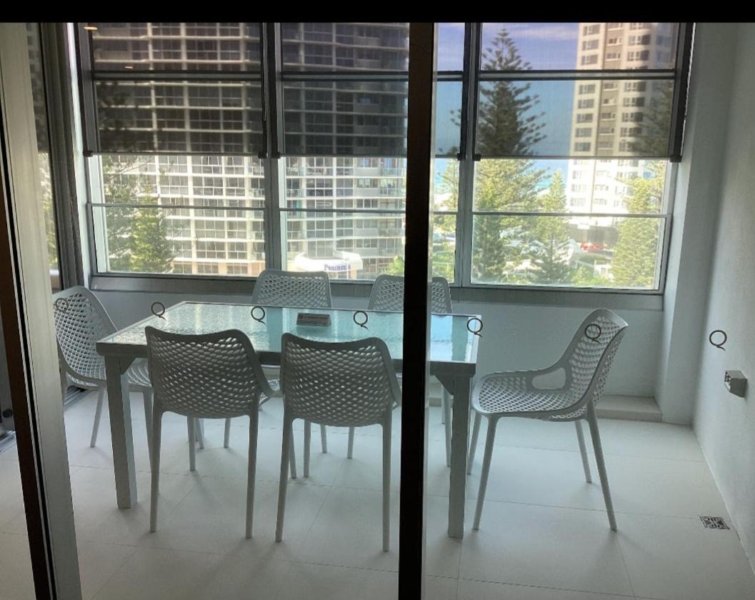Serain Residences On 9 Hamilton Avenue Gold Coast Extérieur photo